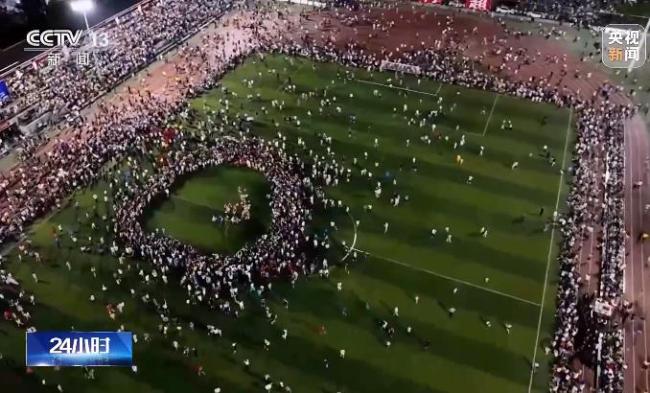 “村超(chao)”究竟有(yǒu)多火?帶(dai)你感受(shòu)鄉村“足(zú)球之夜(ye)”