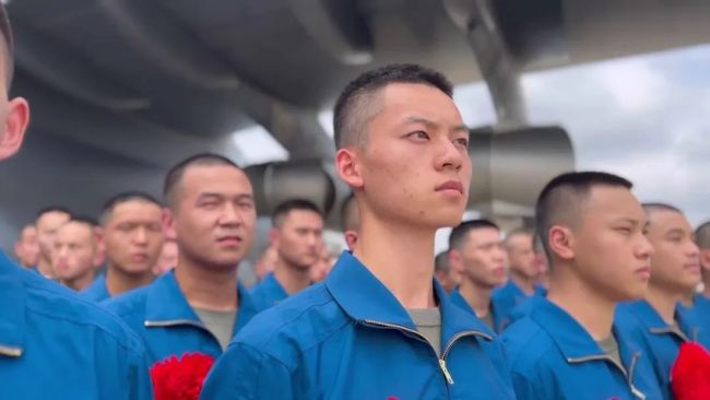 坐着運-20去上學(xué)，開學典禮是航(hang)空展！