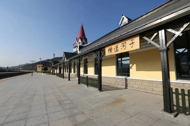 火車(chē)拉來的百(bai)年小鎮!坐(zuo)高鐵去一(yī)趟吧