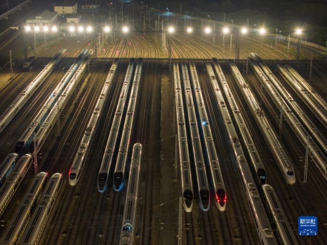 鐵路12月7日(ri)起實行新(xin)的列車運(yùn)行圖