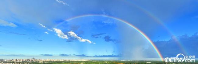 海(hai)口上空現雙彩虹(hong)景觀