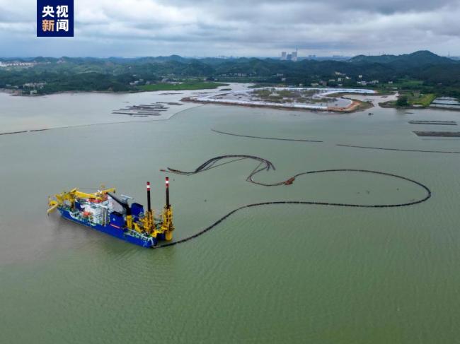 “天鲸号”投入(ru)平陸運河建設施(shi)工