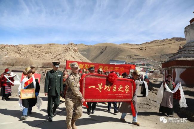 冰消雪融(róng)時,一等功喜(xǐ)報送到戍邊(biān)軍人加央歐(ou)珠家中